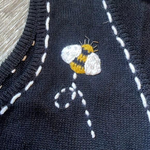 Vintage Sweater Vest Bumblebee Floral Daisy Hand Embellished Crochet Knit Size M - Picture 2 of 8